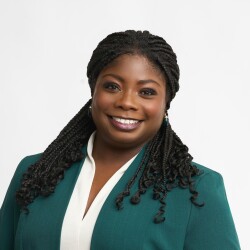 Kayla Sharpe headshot