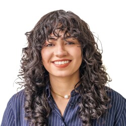 Angélica Serrano-Román headshot