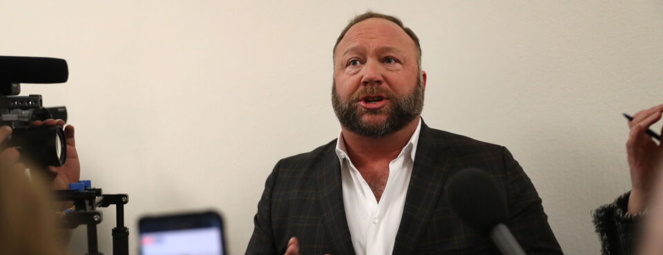 Photo: Bloomberg Law News テキサス州控訴裁判所、アレックス・ジョーンズ氏への賠償命令を5000万ドルから150万ドルに減額
