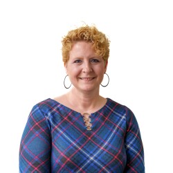 Laura D. Francis headshot